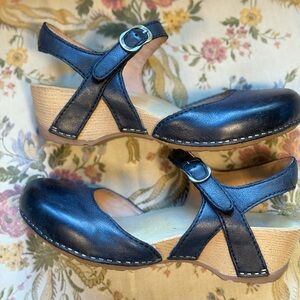 Dansko Tiffani Women's Black Leather Mules with Tan Sole 37